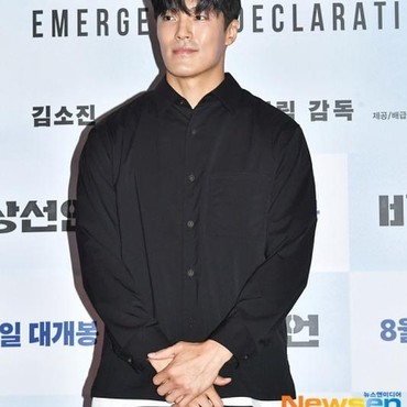 Aktor Lee Jae Yoon Umumkan Pernikahan dengan Wanita Non-Artis