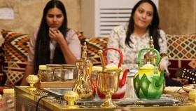 FOTO: Mencicipi Pekatnya Kopi Tradisional Arab