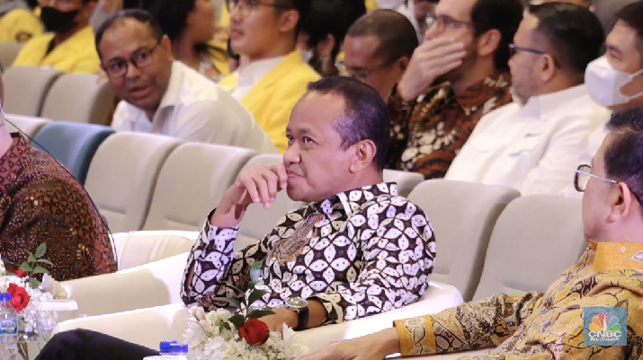Menteri BKPM, Bahlil Lahadalia, di hari kedua acara Orasi Ilmiah Transformasi Ekonomi Melalui Hilirisasi dengan Kearifan Lokal yang di selenggarakan oleh Kementerian Investasi/BKPM dan PT Freeport Indonesia di Universitas UI Depok dan ITB Bandung, Jawa Barat.