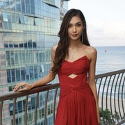 Intip Transformasi Gaya Mikha Tambayong dari Masa Remaja hingga Kini Jadi Istri Deva Mahenra