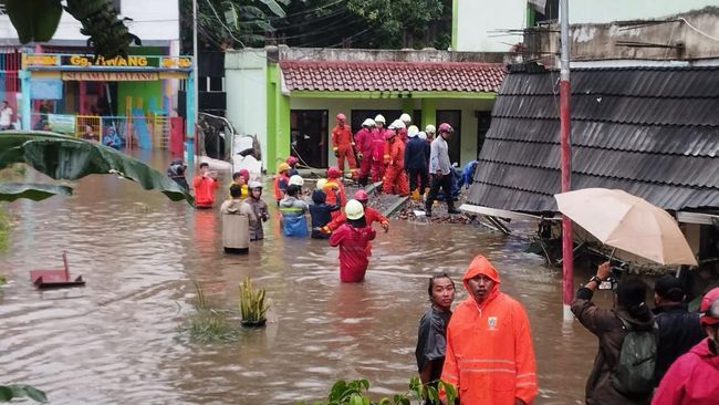Kronologi Lengkap Banjir Tewaskan 3 Siswa MTsN 19 Jakarta