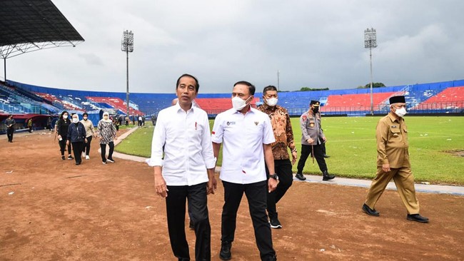 Komnas HAM meminta Jokowi membentuk tim independen yang bertugas untuk mengaudit seluruh stadion yang digunakan kompetisi olahraga.