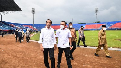 img-title Media Asing Sorot Klaim Jokowi soal RI Tak Terkena Sanksi FIFA