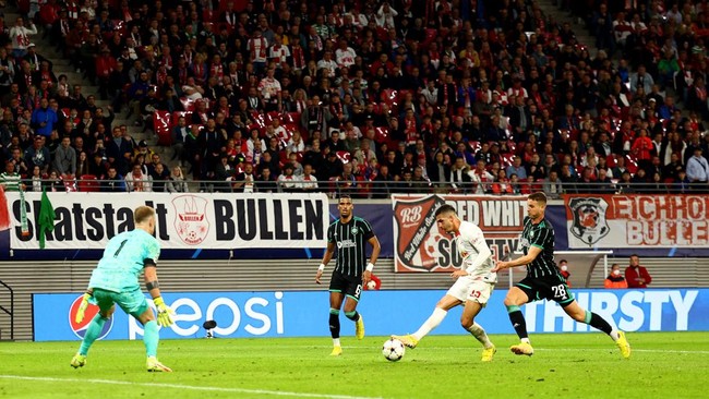 RB Leipzig menang 3-1 atas Celtic FC pada laga ketiga Grup F Liga Champions di Stadion Red Bull Arena, Rabu (5/10).