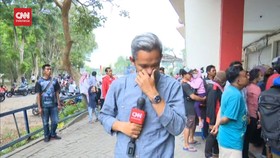 VIDEO: Saat Jurnalis Tak Bisa Menahan Tangis di Pintu 13