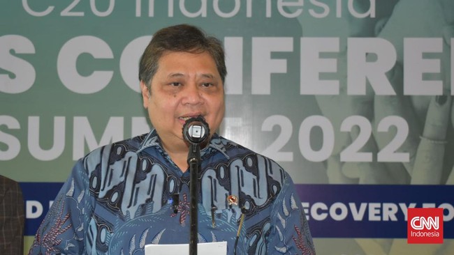 Menko Airlangga Hartarto menyebutkan alasan pemerintah menerbitkan Perppu Ciptaker adalah ancaman resesi global hingga stagflasi yang menghantui Indonesia.
