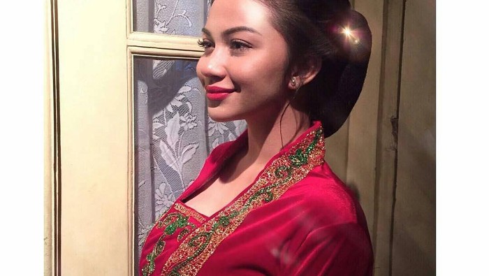 Gaya Elegan Ariel Tatum saat Memakai Kebaya, dari Klasik hingga Pilihan Warna Terang yang Mencuri Perhatian