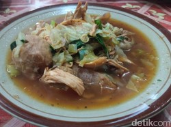 Uniknya Bakso Urakan Cirebon, Ditambah Suwiran Ayam dan Ragam Sayuran!