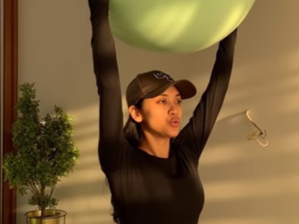 Sambut Anak Pertama, 7 Potret Canti Tachril Istri Adipati Dolken Lakukan Prenatal Gymball