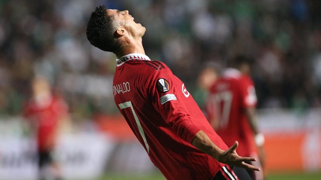 Hubungan renggang Cristiano Ronaldo dengan Erik Ten Hag di Manchester United kembali mengundang rumor perpisahan CR7 dengan The Red Devils.