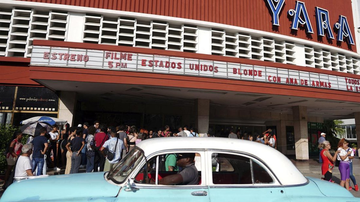 FOTO: Blonde Tayang Terbatas di Bioskop Havana, Kuba