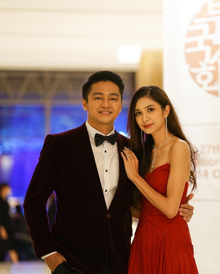 Penampilan Mikha Tambayong curi perhatian netizen dalam red carpet dan acara pembukaan Busan International Film Festival 2022. Intip potretnya di sini, Bunda.