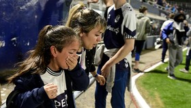 FOTO: Insiden Gas Air Mata Gimnasia vs Boca Juniors, 1 Meninggal