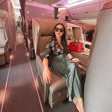 8 Potret Isa Zega Transgender yang Bongkar Sifat Temperamental Rizky Billar