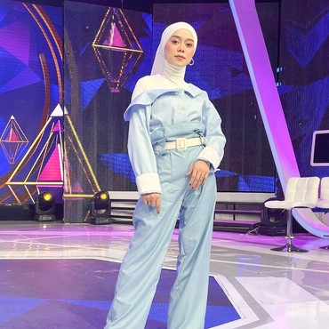 Terpopuler: Lesti Bikin Netizen Emosi hingga Via Vallen Sempat Dimusuhi Adik