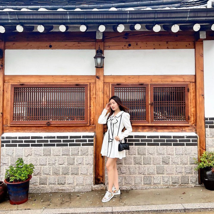 <p>Saat ini, Wilo memang sedang menghabiskan waktu luangnya untuk berlibur ke Korea Selatan bersama keluarga dan teman-temannya. (Foto: Instagram@natashawilona12)</p>
