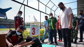 Bobby Nasution Raih Penghargaan Pembina Olahraga Berprestasi