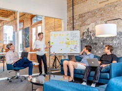 Pengertian Pitching Adalah: Tujuan, Strategi, dan Contoh