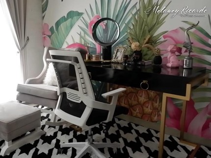 7 Potret Rumah Melaney Ricardo yang Bernuansa Ceria Penuh Warna