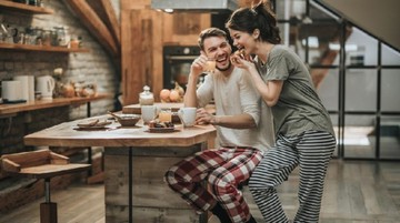 TIPS LAKUKAN SEKS DI ATAS KURSI