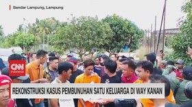 VIDEO: Rekonstruksi Kasus Pembunuhan Satu Keluarga di Way Kanan