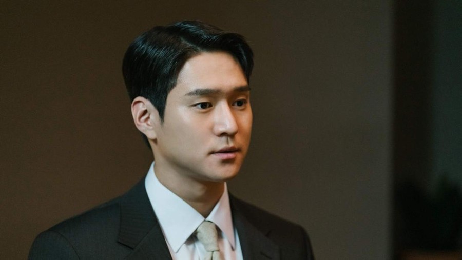 Go Kyung Pyo di Drama Korea Love in Contract