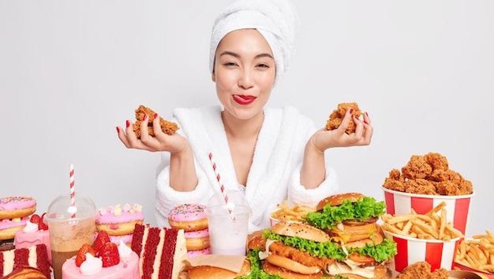 4 Jenis Makanan yang Ternyata Perlu Dihindari Perempuan untuk Mencegah PCOS 4 Jenis Makanan yang Ternyata Perlu Dihindari Perempuan untuk Mencegah PCOS