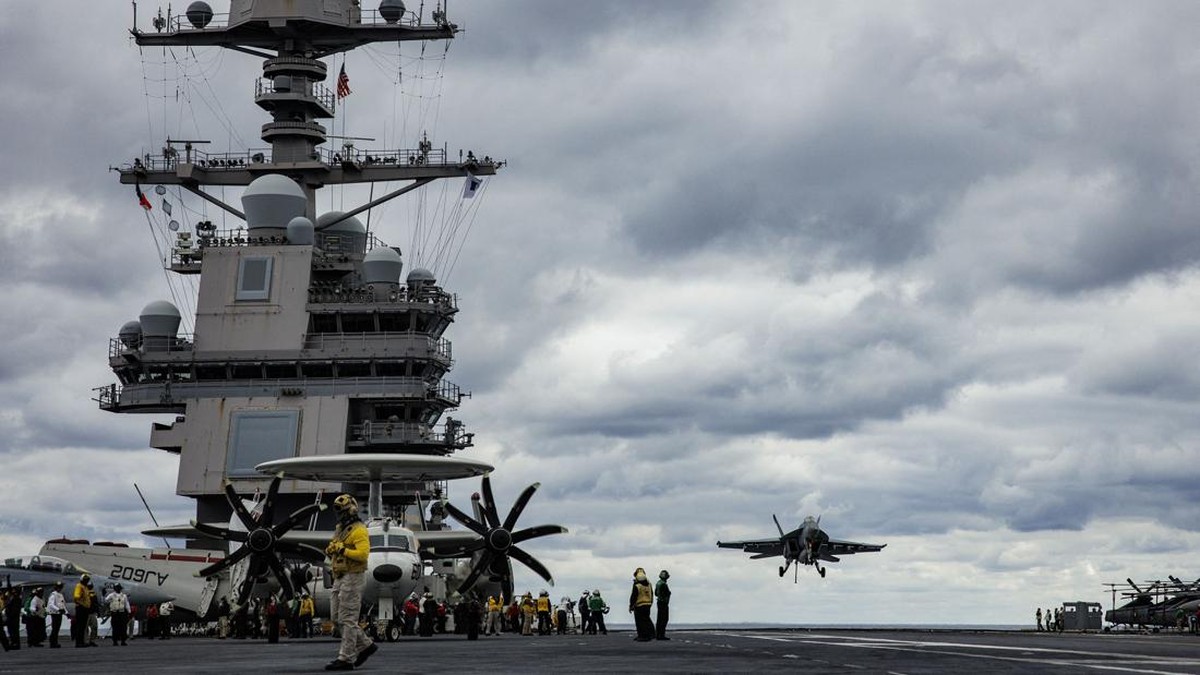 FOTO: USS Gerald Ford, Kapal Induk Terbesar dan Tercanggih AS