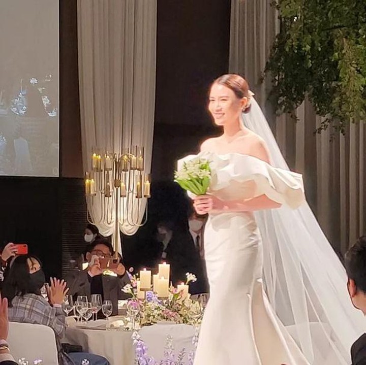 <p>Sebagai informasi, Nam Goong Min dan Jin Ah Reum yang sudah lama berpacaran, Bunda. Diketahi, hubungan asmara mereka sudah terjalin selama 7 tahun. (Foto: Instagram @choiyspd)<br /><br /><br /></p>