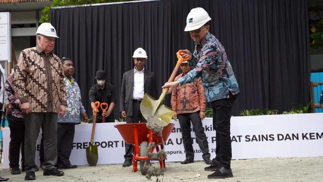 Rencananya, gedung yang dibangun tiga lantai dan diperkirakan bakal selesai dalam waktu 12 bulan ini ditujukan untuk pengembangan SDM di bidang teknik.