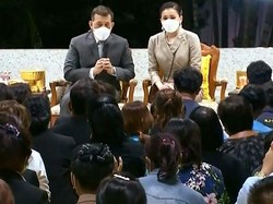 Raja Thailand Jenguk Korban Pembantaian Massal