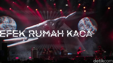 Lirik Lagu Di Udara - Efek Rumah Kaca