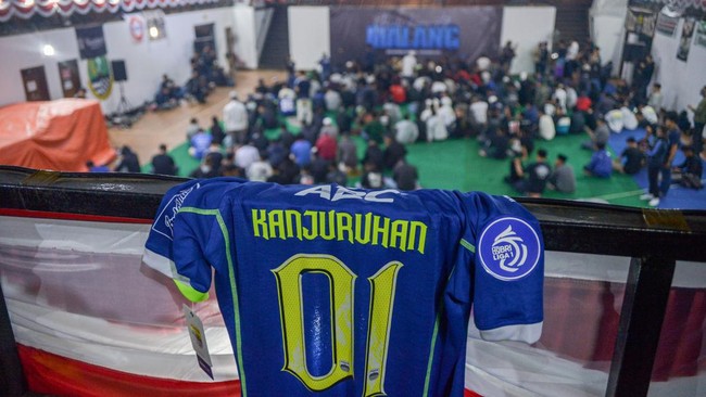 Penyerahan dilakukan bersamaan dengan rapat koordinasi TGIPF bersama sejumlah pihak hari ini, Senin (10/10).