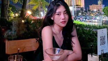 img-title Cerai dari Reza Arap, Wendy Walters Lampiaskan Kesedihan pada Hal Ini