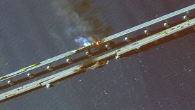 Kenapa Jembatan Crimea yang Hancur Penting bagi Putin?