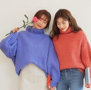 Makin Modis di Musim Hujan dengan 7 Ide Padu Padan Sweater Ala Korea