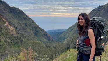 img-title Adinda Thomas Hobi Naik Gunung, Sebut Rinjani yang Terindah
