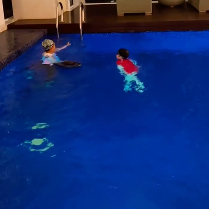 <p>Wah, energi dan semangat Raphael tampaknya tak pernah habis ya, Bunda. Kita doakan, semoga Raphael selalu sehat dan senang menjalani aktivitasnya, ya. (Foto: Instagram @sandradewi88)</p>