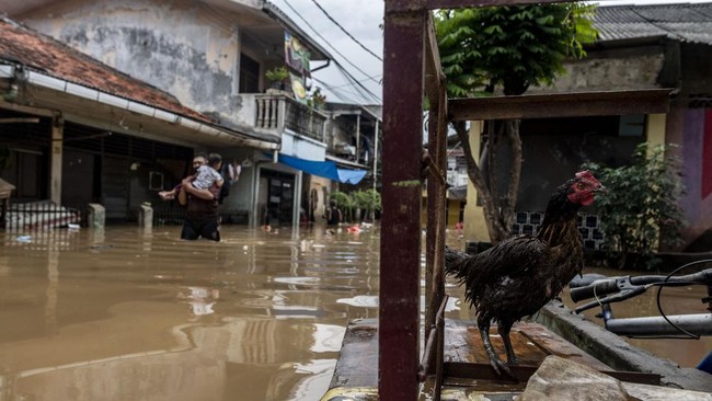 FOTO: Banjir Rendam 68 RT di Jakarta