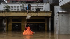 FOTO: Banjir Rendam 68 RT di Jakarta