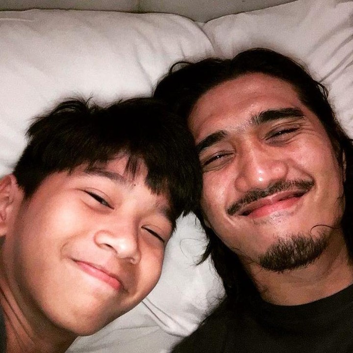 <p>Sejak masih kecil, Ayman juga memiliki hubungan yang sangat erat dengan sang Ayah. Tak terasa, putra bungsu Duta kini sudah tumbuh besar ya? (Foto: Instagram @modjo.ayman & @pakduta)</p>