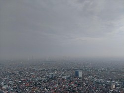 Cuaca 3 Harian di Jatim, Hujan Disertai Fenomena Kabut Tebal Tengah Malam