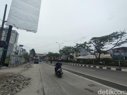 Separator Jalan Margonda Depok Mulai Dibongkar, Warga Senang