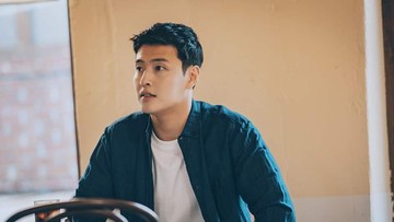 DIBINTANGI KANG HA NEUL