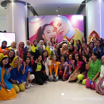img-title Nggak Sulit, Ini Cara Dapatkan Tampilan Eye Makeup Cantik Cuma Modal Satu Produk!