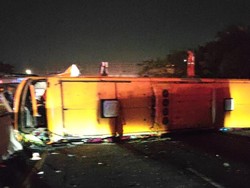 Dugaan Penyebab Bus Pariwisata Tabrak Flyover Tol Porong Berujung 3 Tewas