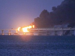 Geger Ledakan Misterius di Jembatan Krimea, Apa Pemicunya?