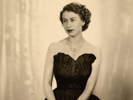 7 Perhiasan Paling Mahal dari Koleksi Ratu Elizabeth II, Ada Bros Rp1,5 Triliun Bun