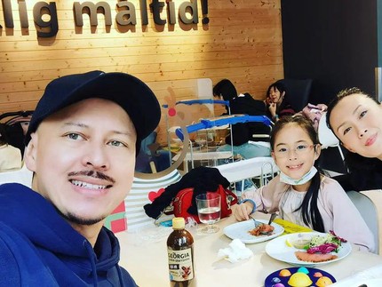 7 Potret Pierre Roland & Putrinya yang Mengidap Diabetes Sejak Umur 3 Tahun