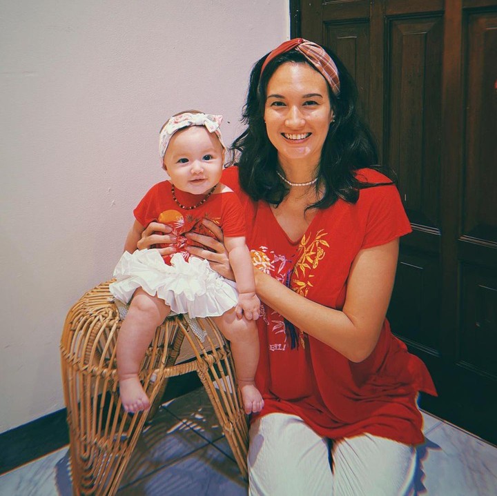 <p>Nadine dan Dimas kerap membagikan potret Djiwa pada laman Instagram mereka. Djiwa pun telah menjadi primadona bagi netizen. (Foto: Instagram: @nadinelist)</p>